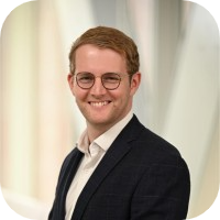 Thomas Parry Jones · eToro