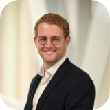 Thomas Parry Jones · eToro